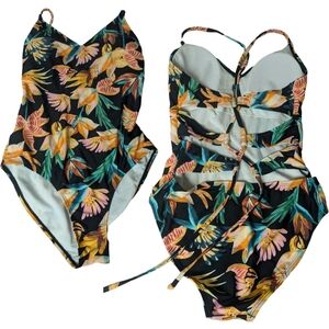 Quintsoul* Birds of Paradise One Piece lace up back NWOT Size Small*